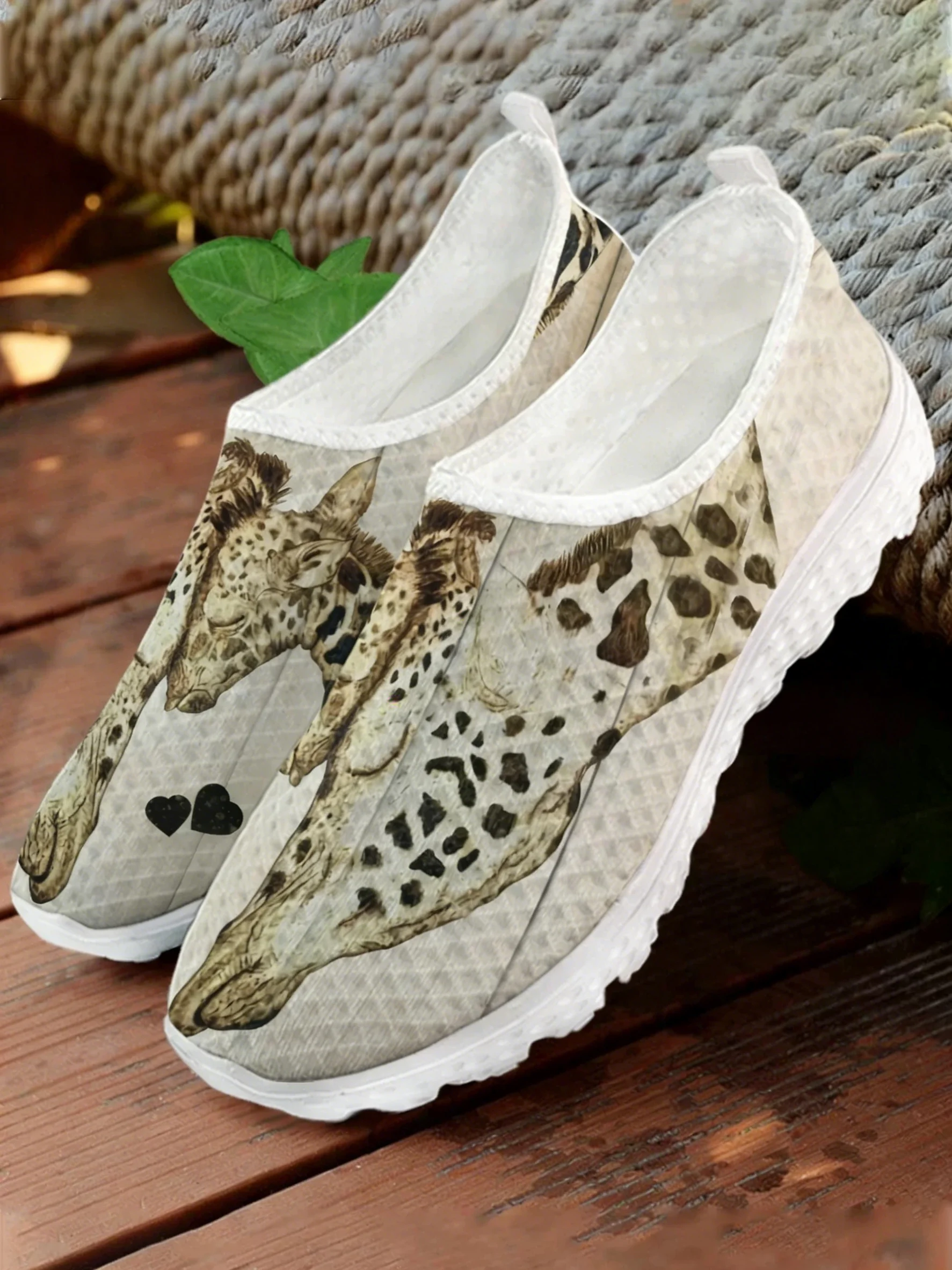 Cartoon Giraffe Print Mesh Hog - Women Shoes Tennis recensie en prijs